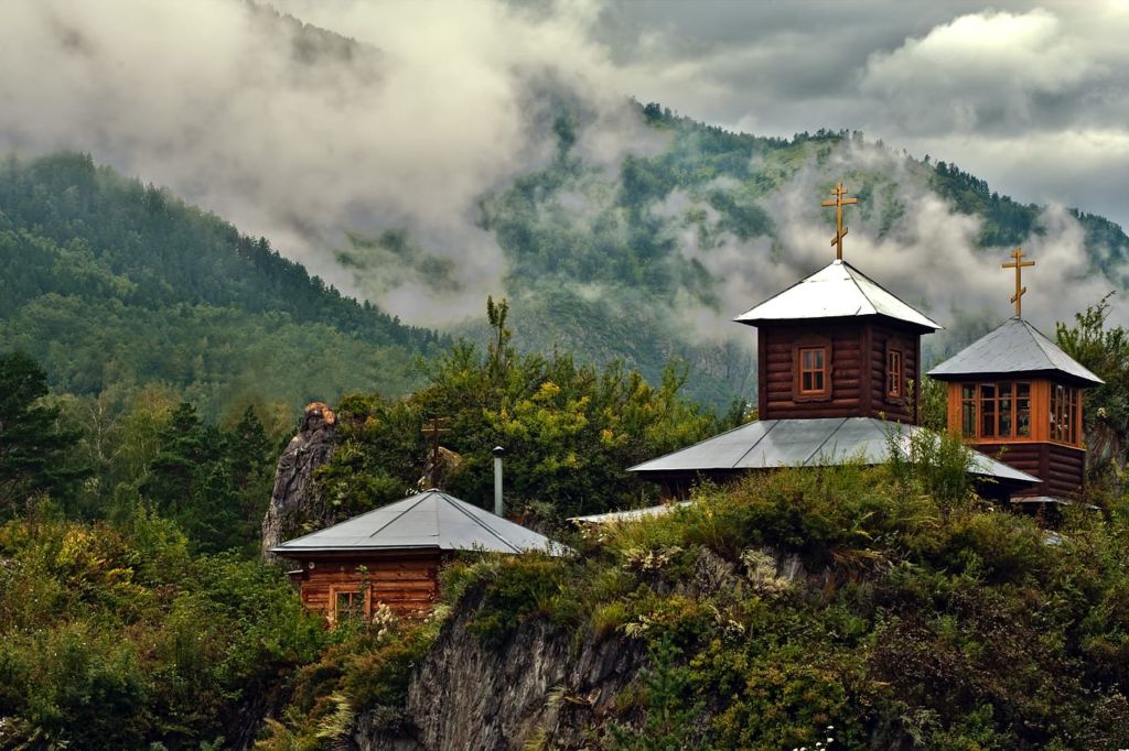 uploads/7_Altai_Pathmos-Kirche_des_Hl._Johannes_des_Evangelisten_xeYVkXa.jpg