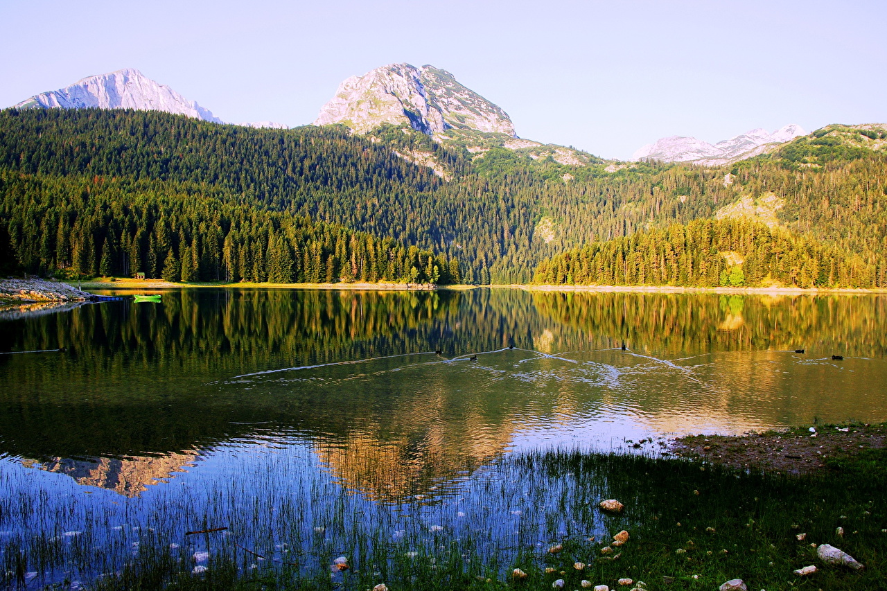 uploads/Black_lake_KYWAjYQ.jpg