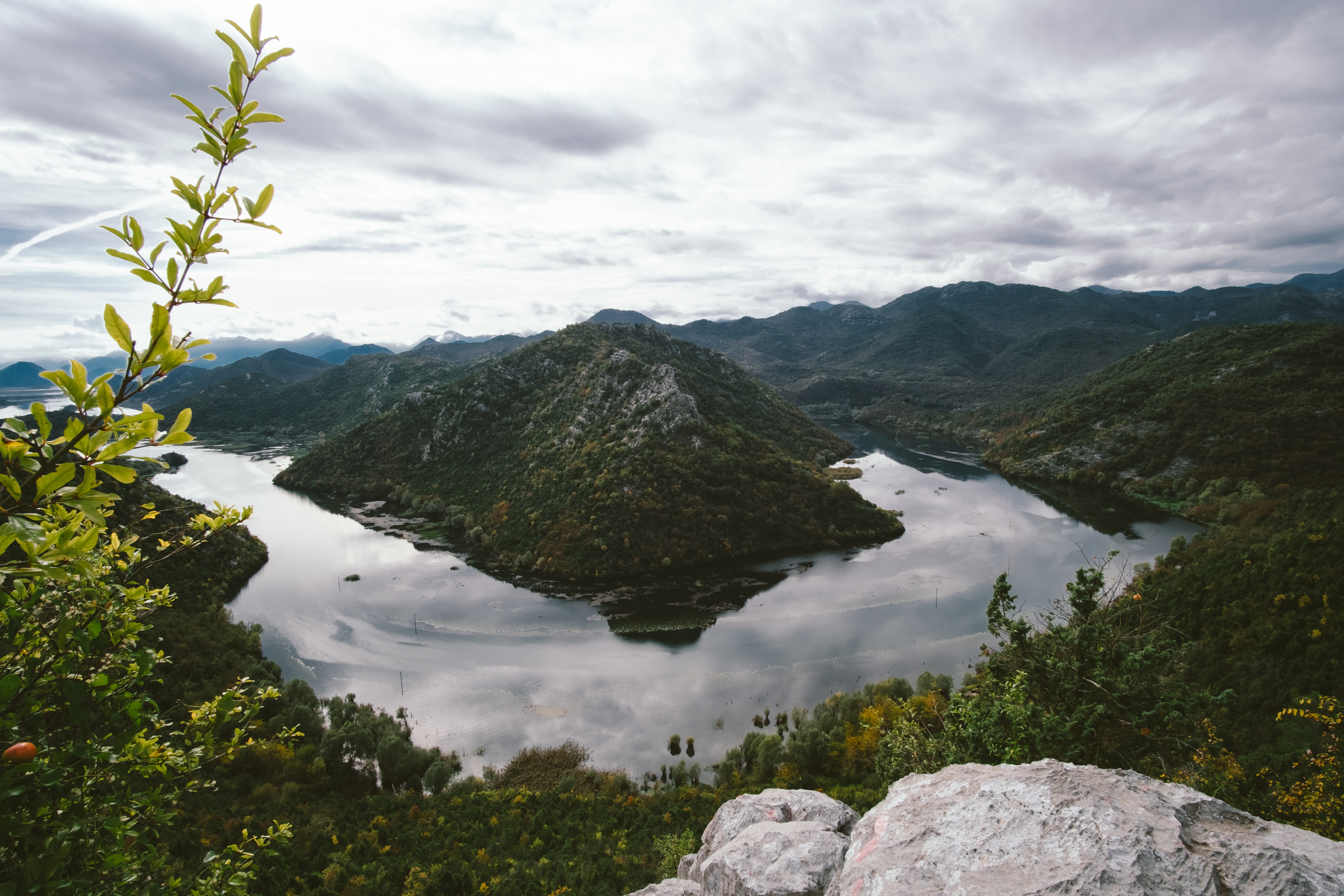 uploads/amazing-view-of-rijeka-crnojevica-skadar-lake-national-park-montenegro.jpg